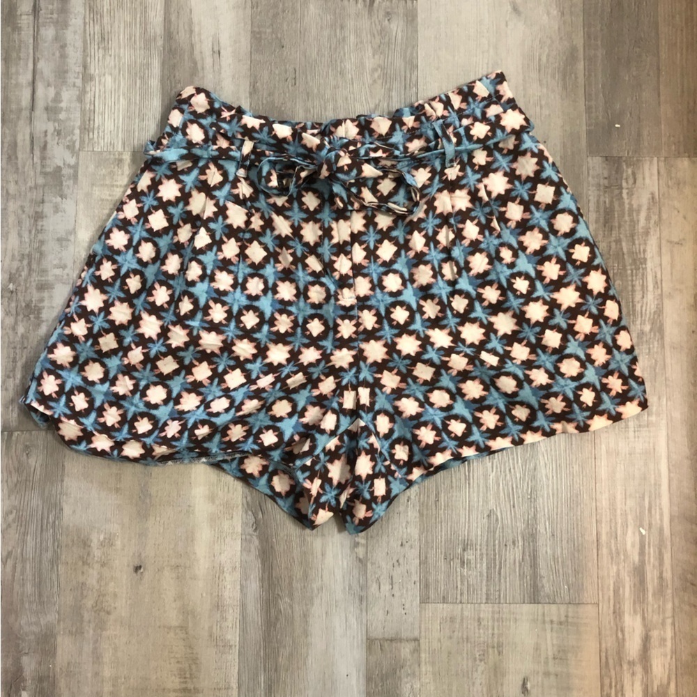 NWT Loft shorts size medium